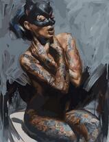 Девушка в маске женщины-кошки