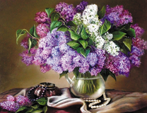 Букет сирени и жемчуга